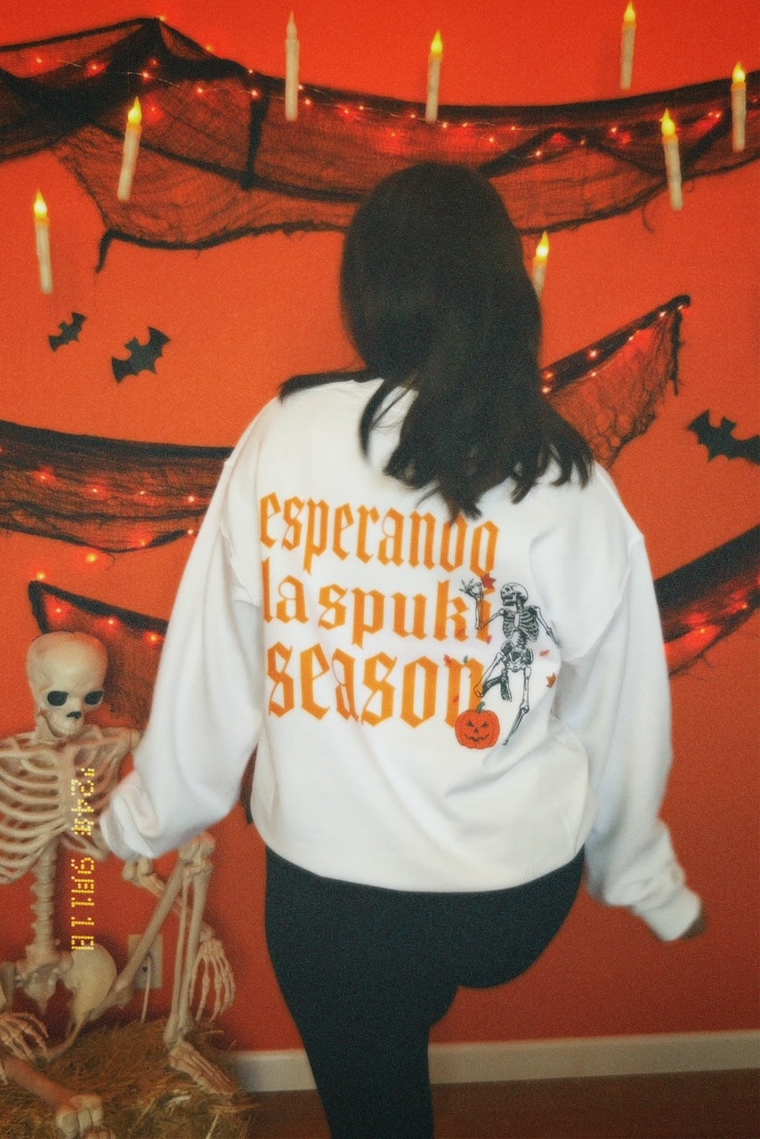 Esperando la spuki season crewneck